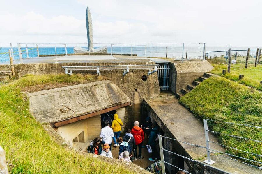 Paris: D-Day Landmarks and Mont Saint-Michel Guided Tour - Mont Saint-Michel: Medieval Streets on a Tidal Island