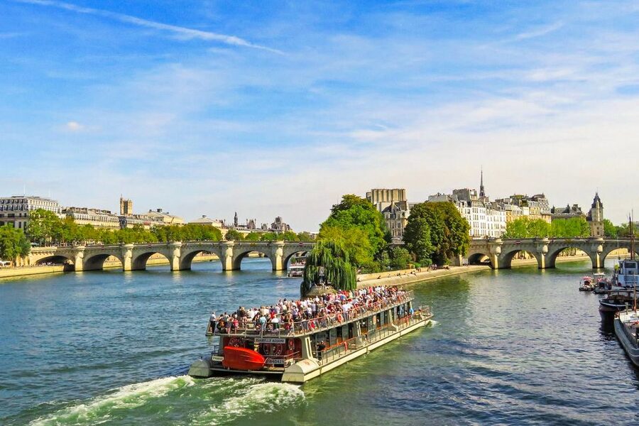 Paris: Day or Sunset Cruise with Drink, Ice Cream or Dessert - Choosing the best time and seat