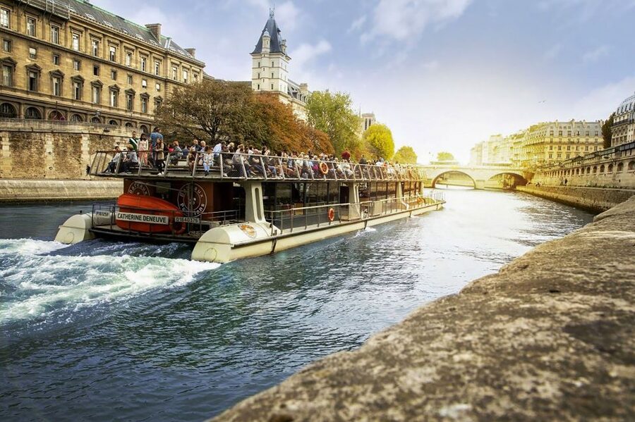 Paris: Day or Sunset Cruise with Drink, Ice Cream or Dessert - Notre Dame, Île de la Cité, and the Conciergerie