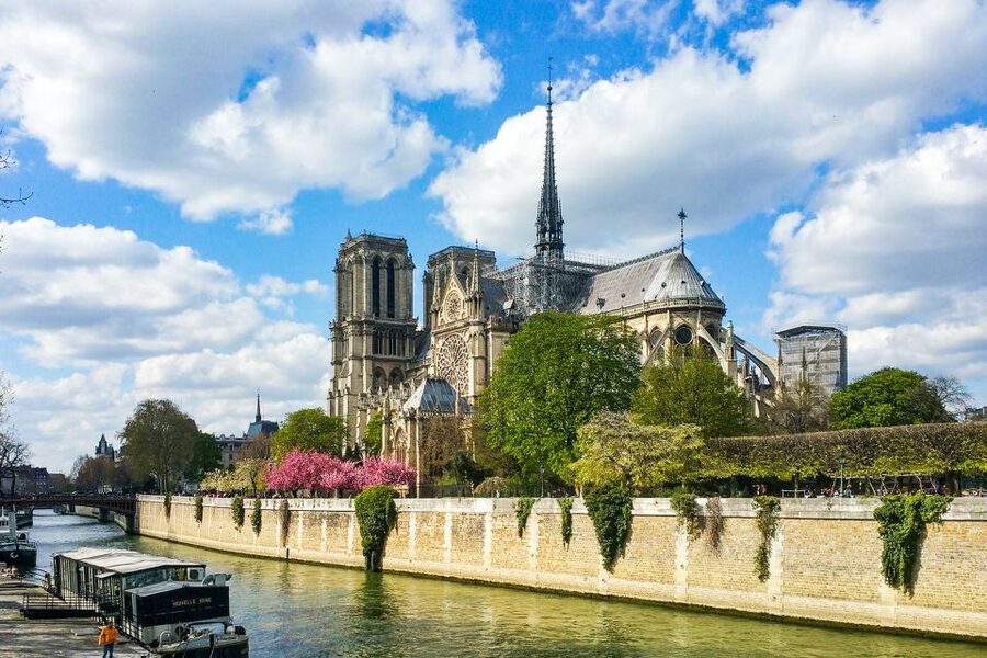 Paris: Day or Sunset Cruise with Drink, Ice Cream or Dessert - Collecting the crepe, waffle, ice cream, or drink