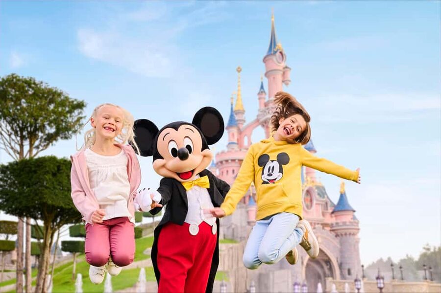 Paris: Disneyland Paris Ticket with Transfer - From Paris to Marne-la-Vallée by coach