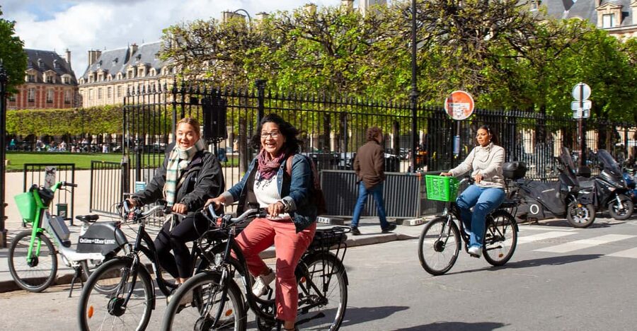 Paris: E-bike tour - Monumental and Hidden Paris - Why an electric bike works so well in central Paris