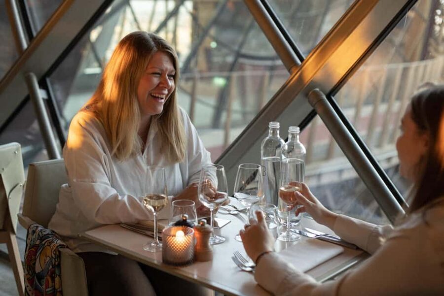 Paris: Early Dinner at Madame Brasserie in the Eiffel Tower - Choosing between the Menu Gustave and Menu Grande Dame
