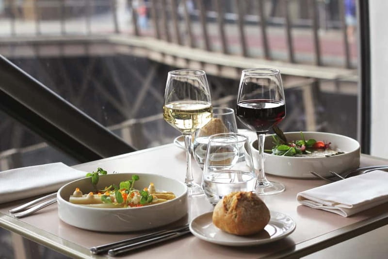 Paris: Early Dinner at Madame Brasserie in the Eiffel Tower - Service, atmosphere, and the pace of dinner