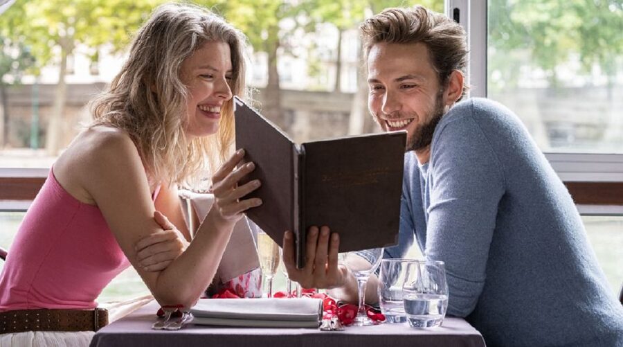 Paris: Early Evening Dinner Cruise on the River Seine - Why an early Seine dinner works so well