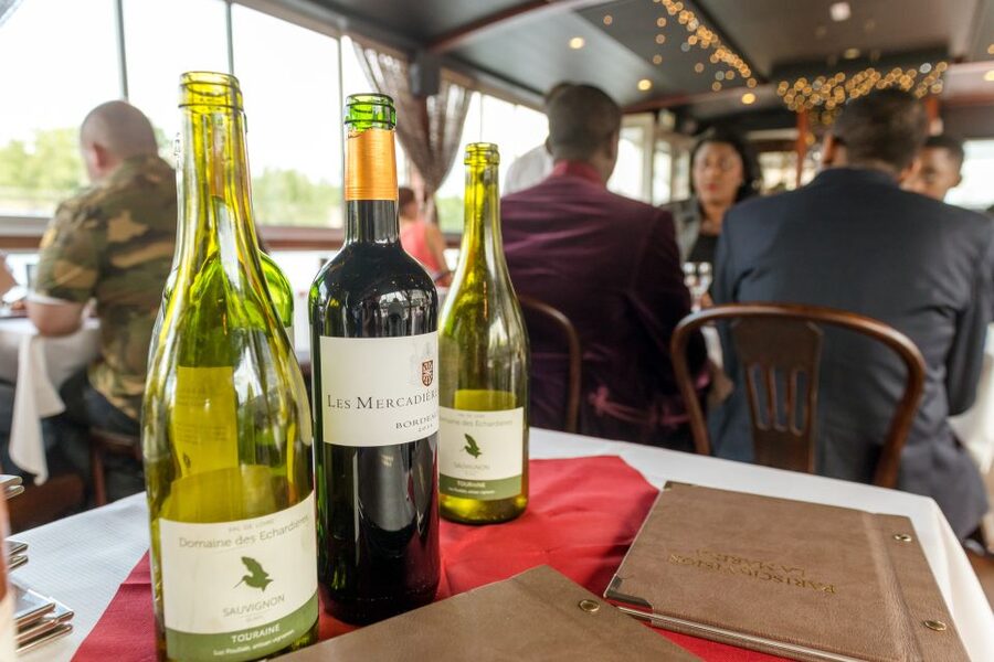 Paris: Early Evening Dinner Cruise on the River Seine - Main courses with a few important choices