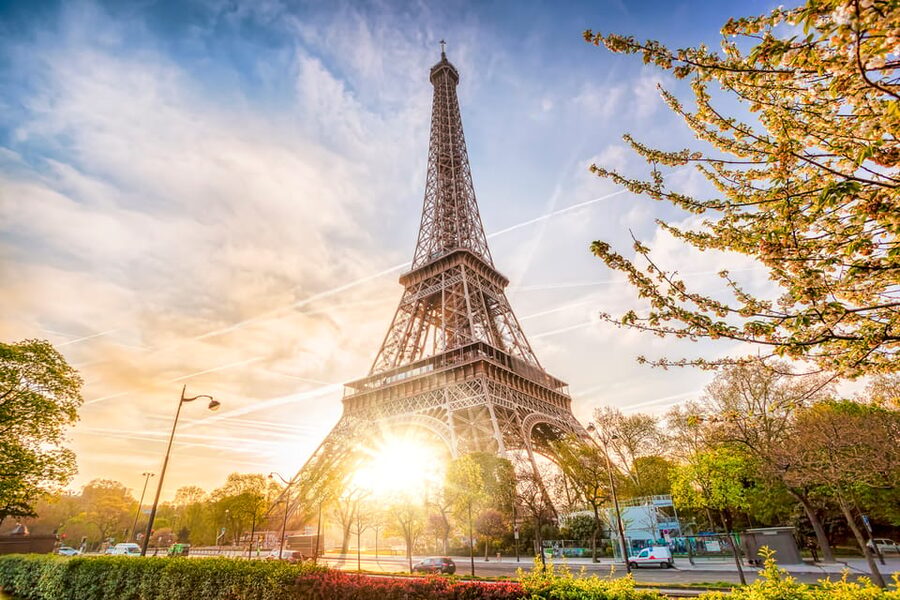 Paris: Eiffel Tower Dinner Cruise with a Moulin Rouge Show - FAQ