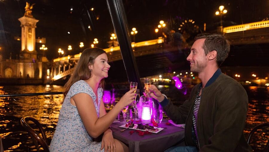 Paris: Eiffel Tower Dinner Cruise with a Moulin Rouge Show - Moving between the sights