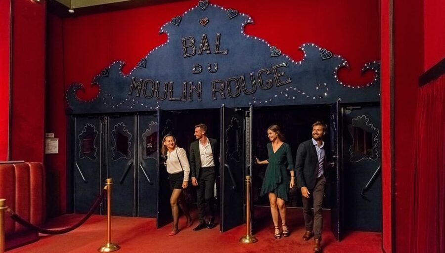 Paris: Eiffel Tower Dinner Cruise with a Moulin Rouge Show - The Féerie revue at Moulin Rouge