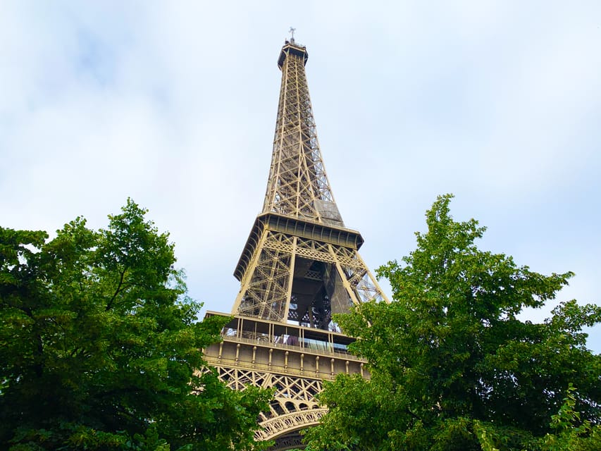 Paris: Eiffel Tower Elevator 2nd Level and Summit Access - Key points to know before booking