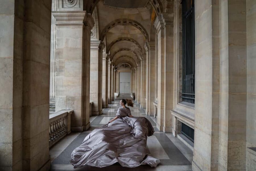 Paris: Eiffel Tower Flying-Dress Photoshoot jonadress - Does $330 offer good value?