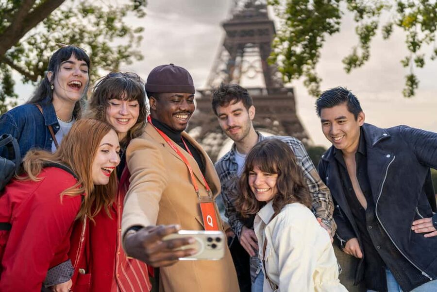 Paris: Eiffel Tower Guided Tour with Summit Access - Who should book this tour?