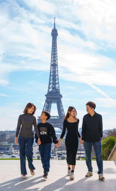 Paris: Eiffel Tower Photoshoot with a Professional - How the timing changes the value