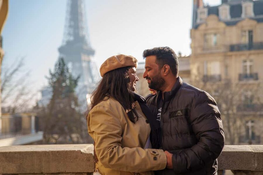 Paris: Eiffel Tower Photoshoot with a Professional - Who will get the most from this experience