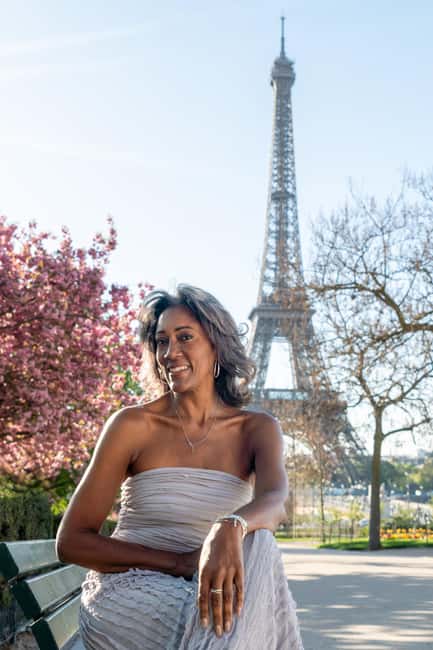 Paris: Eiffel Tower Private Professional Photoshoot - Is $74 good value?