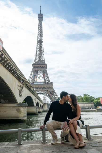 Paris: Eiffel Tower Private Professional Photoshoot - Who will enjoy this most