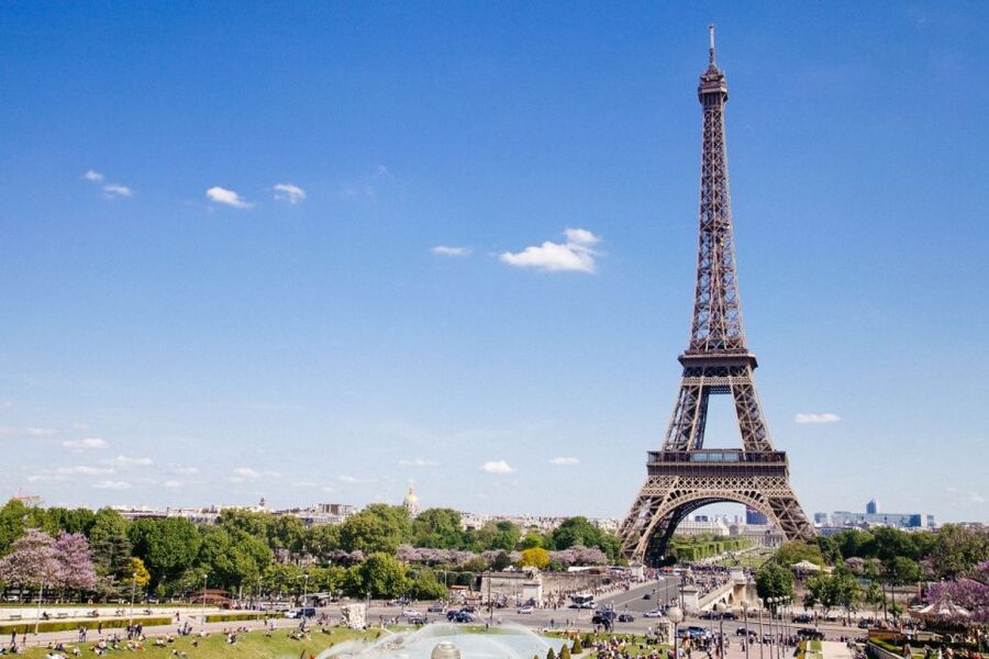 Paris: Eiffel Tower Summit Floor Ticket & Seine River Cruise - Entering the Eiffel Tower without losing your bearings