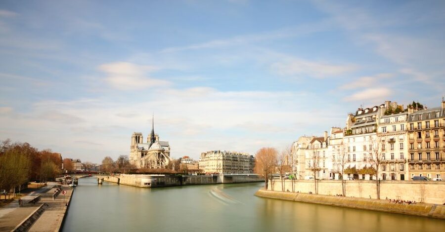 Paris: Eiffel Tower Tour & Seine River Cruise Tour - Why the Eiffel Tower guide adds value