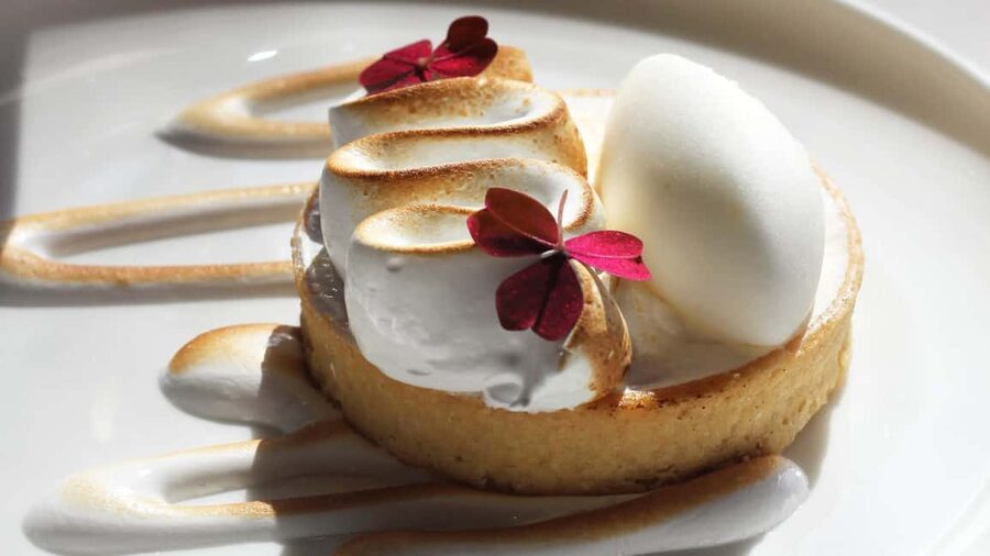 Paris: Elegant Dinner with Drinks in the Eiffel Tower - What is included in the drinks package