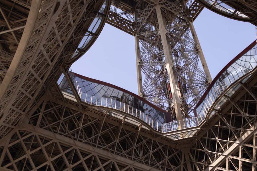 Paris: Elegant Dinner with Drinks in the Eiffel Tower - Seating, views, and the table assignment