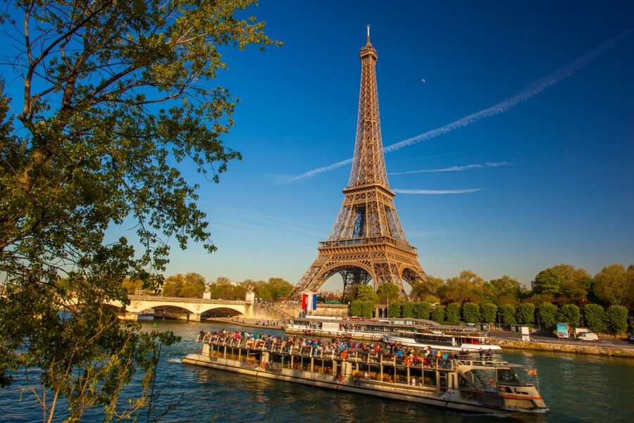 Paris: Evening Bike and Boat Tour - Why Paris works so well after dark