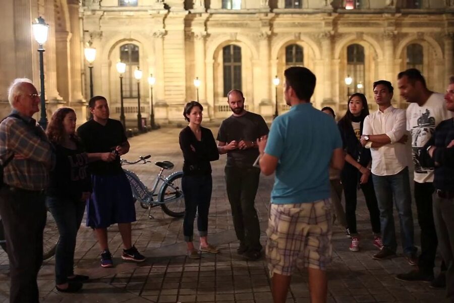 Paris: Evening Bike and Boat Tour - The Louvre and its illuminated pyramids