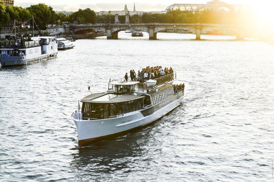 Paris: Evening River Cruise with Music - Booking details worth knowing