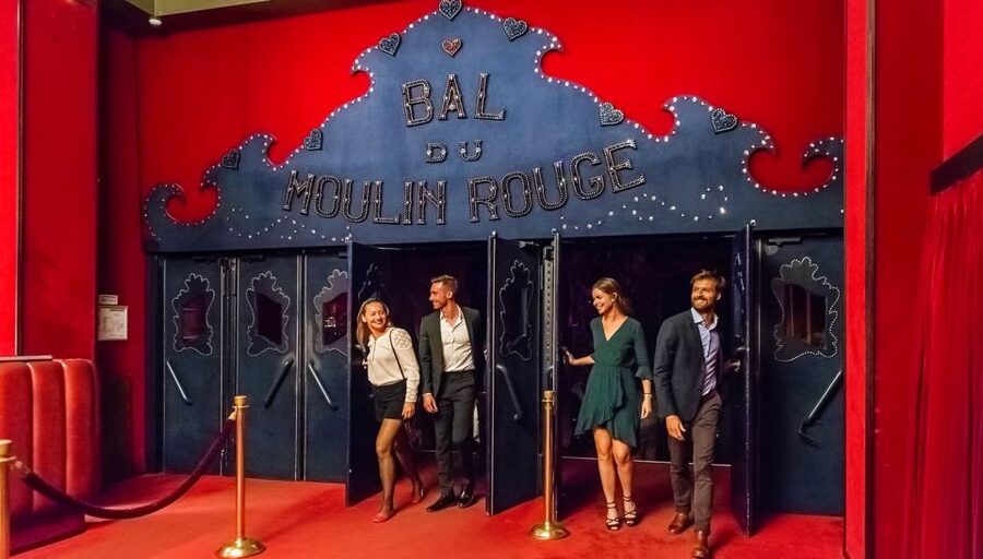 Paris: Evening Sightseeing Tour and Moulin Rouge Show - Key points to know before booking