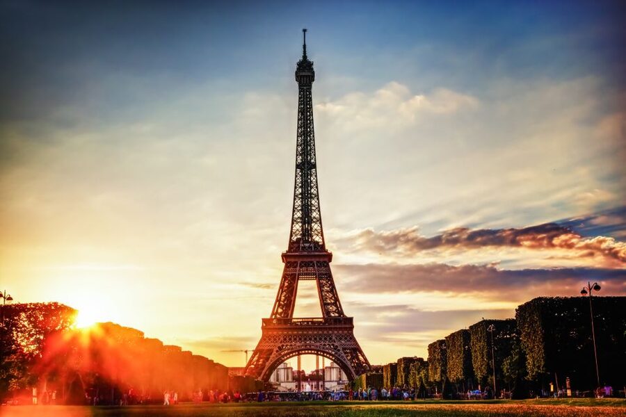 Paris: Evening Sightseeing Tour and Moulin Rouge Show - Transport before and after the show