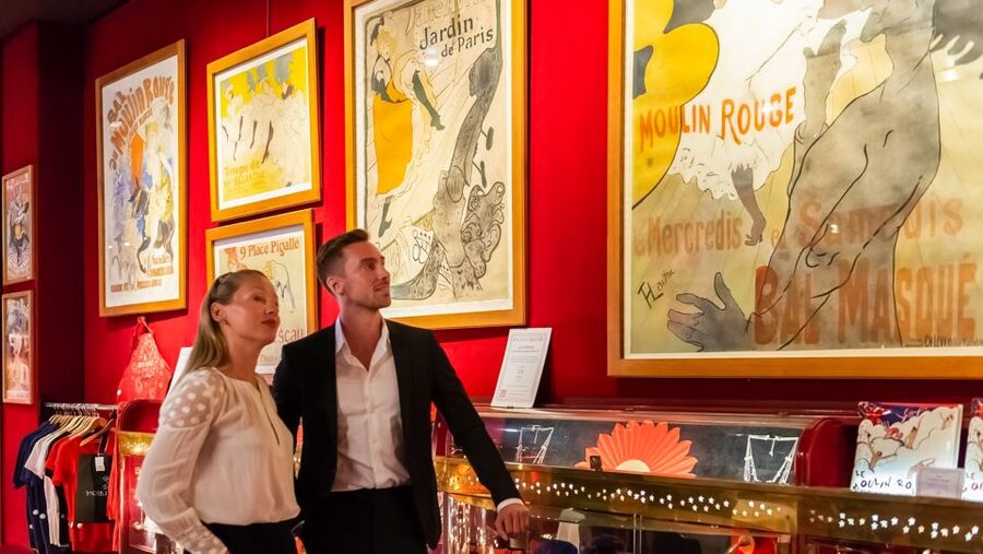 Paris: Evening Sightseeing Tour and Moulin Rouge Show - Is $200 a fair price?