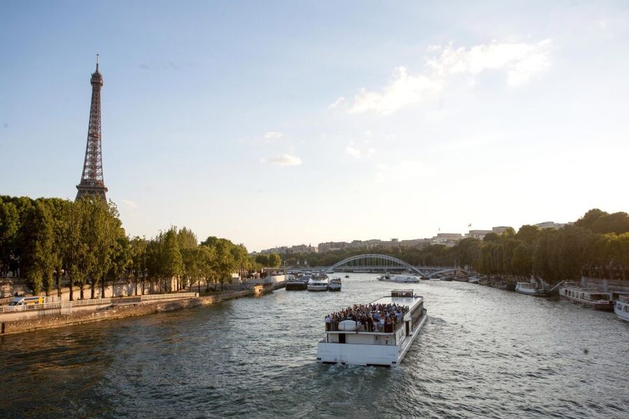 Paris Evening Snapshot Bike Tour - Weather, timing, and small practical choices