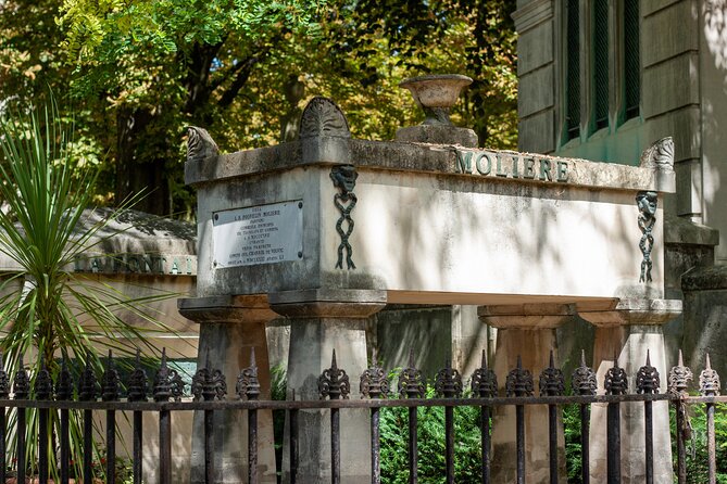 Paris: Famous Graves of Pere Lachaise Cemetery Guided Tour - Who will get the most from this cemetery walk