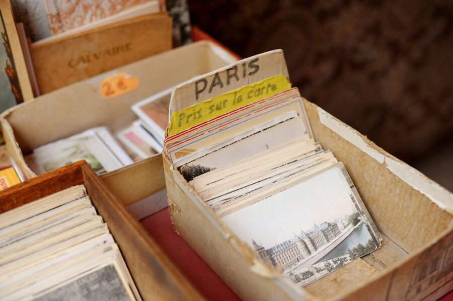 Paris: Flea Market Insider's Tour in Extra-Small Group - The Guides Make the Difference