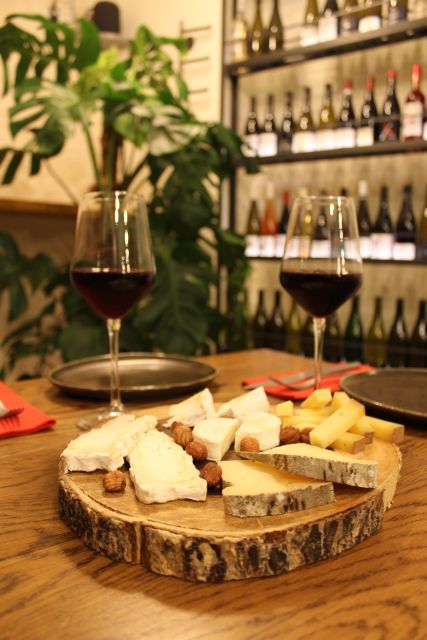 Paris: French Wine and Cheese Guided Tasting - The white wines and cheese pairings