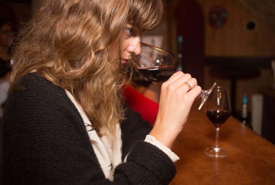 Paris: French Wine Experience in Parisian Cellar - Using the audio guide on your own phone