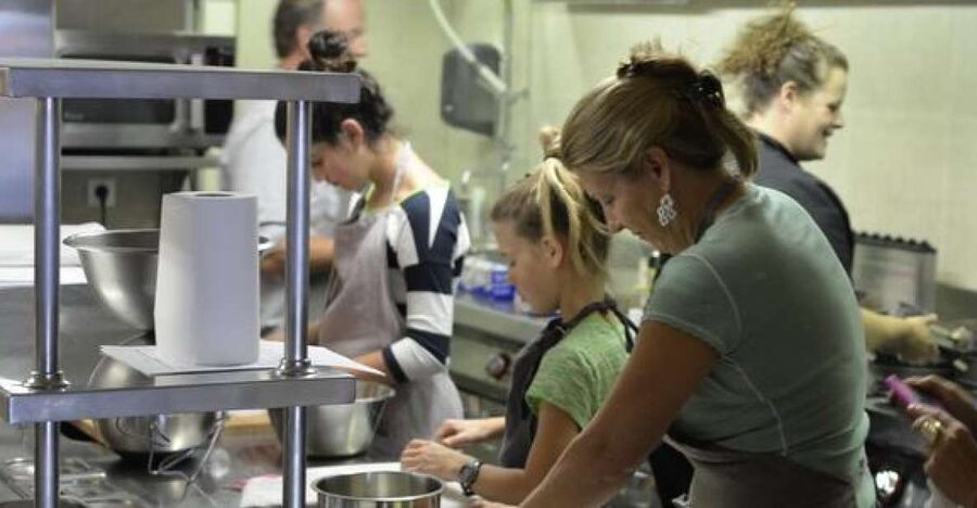 Paris: Full-Day Cooking Class, Market Tour and Lunch - Starting with coffee and croissants at Le Foodist