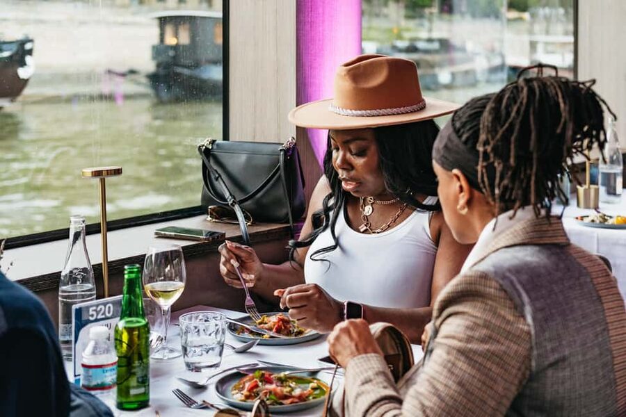 Paris: Gourmet Dinner Cruise on Seine River with Live Music - Who should book the Diamant Bleu cruise?