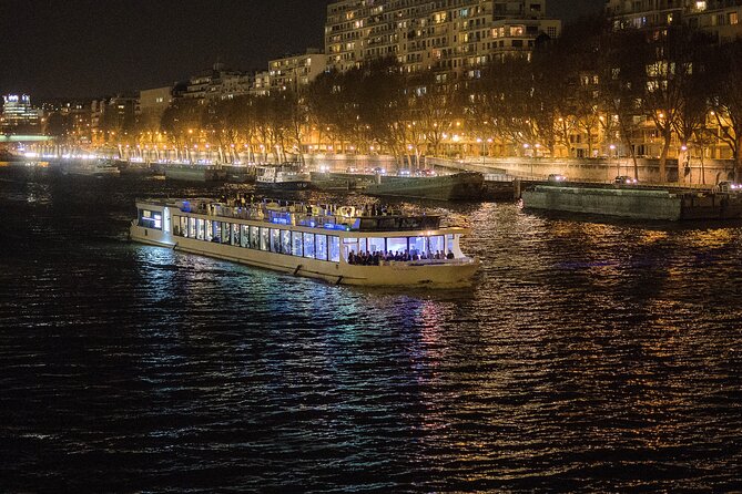 Paris Gourmet Dinner Seine River Cruise with Singer and DJ Set - Getting to the dock without a last-minute panic