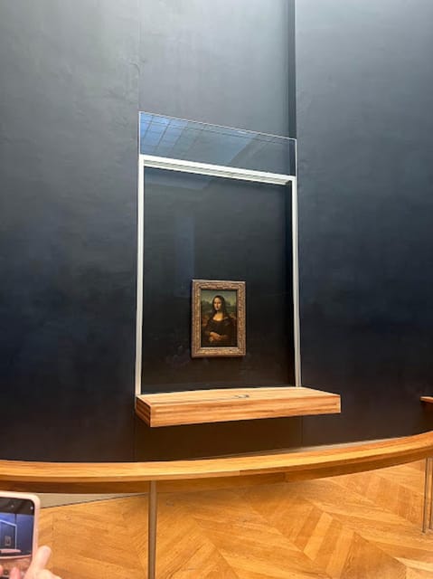 Paris: Guided tour in PORTUGUESE at the Louvre-semi-private - What the two-hour schedule really gives you