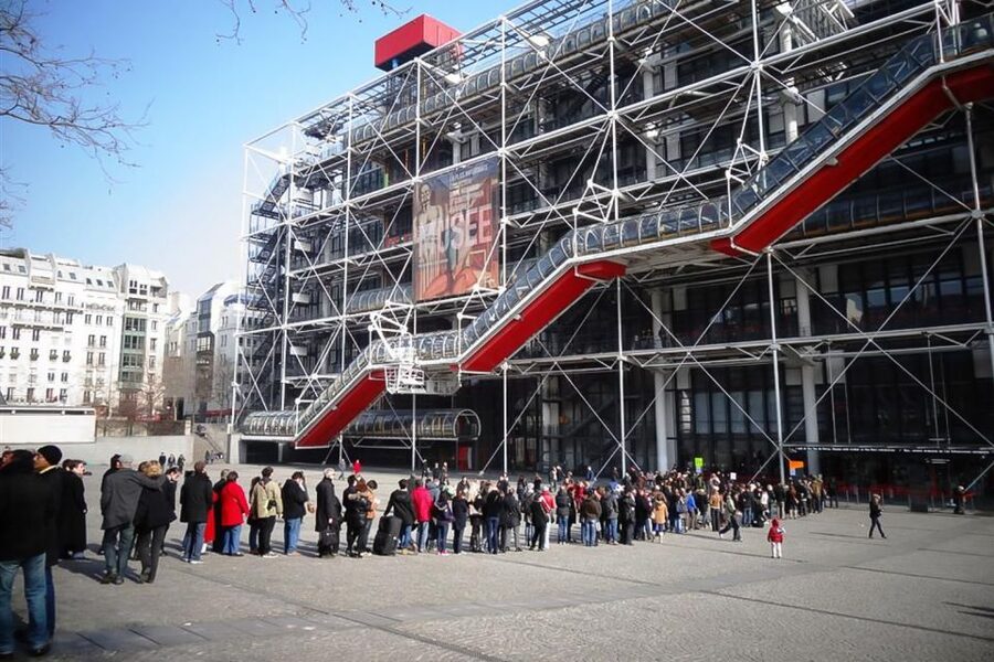 Paris: Guided tour of Marais in German - Musée Carnavalet and the story of the neighborhood