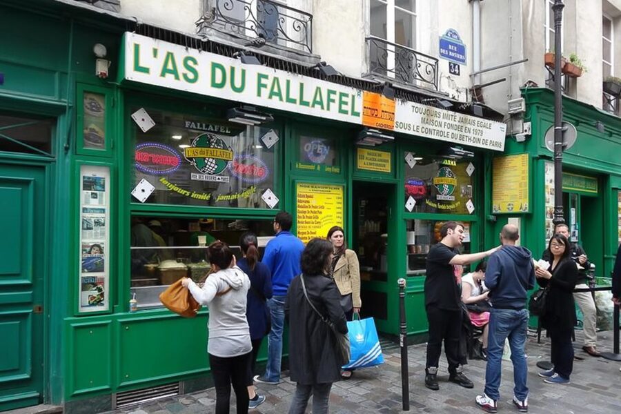 Paris: Guided tour of Marais in German - What the private format is worth at $94