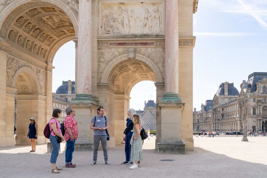 Paris: Guided Tour of the Must-Sees of the Louvre Museum - The Louvre as a former royal palace