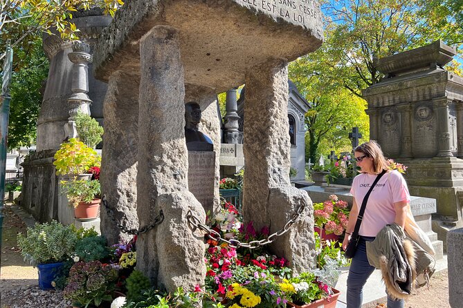 Paris: Haunted Père Lachaise Cemetery Guided Tour - Famous graves, but not just a celebrity checklist