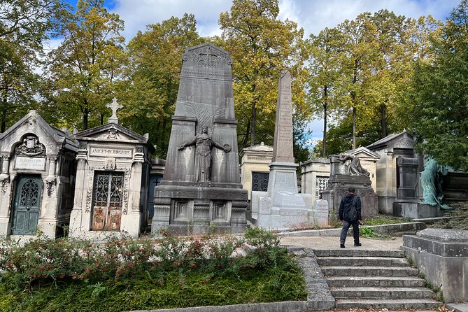 Paris: Haunted Père Lachaise Cemetery Guided Tour - Is $25 a fair price?
