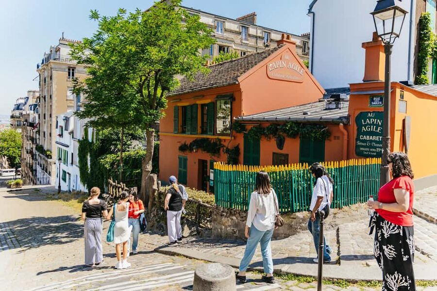 Paris: Hidden Gems of Montmartre with Local Guide - Lapin Agile and the tale of Lolo