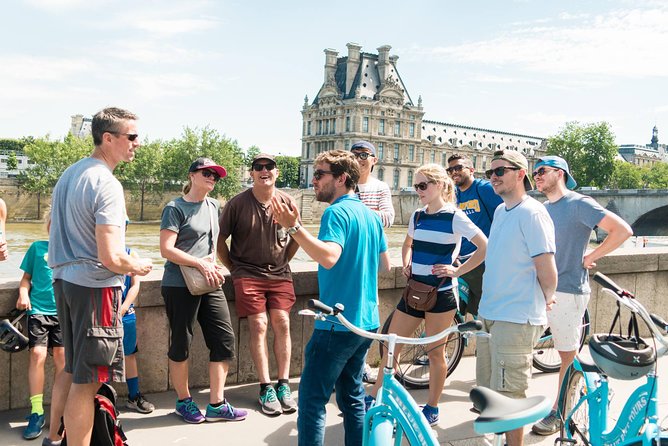 Paris Highlights Bike Tour: Eiffel Tower, Louvre and Notre-Dame - Why a bike is a smart way to see Paris quickly