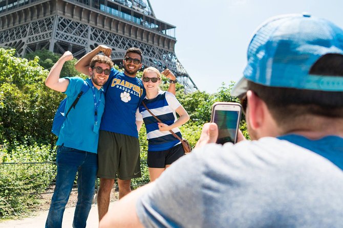 Paris Highlights Bike Tour: Eiffel Tower, Louvre and Notre-Dame - Louvre and Musée d’Orsay without the museum queues