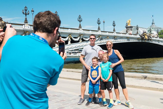 Paris Highlights Bike Tour: Eiffel Tower, Louvre and Notre-Dame - Along the Seine to Concorde and the Grand Palais