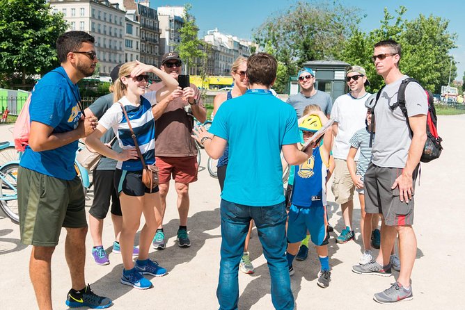 Paris Highlights Bike Tour: Eiffel Tower, Louvre and Notre-Dame - Starting at Saint-Michel with a small group