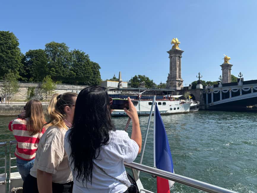 Paris: Hop-On Hop-Off Seine Cruise Pass with 9 Stops - Notre-Dame and the Latin Quarter